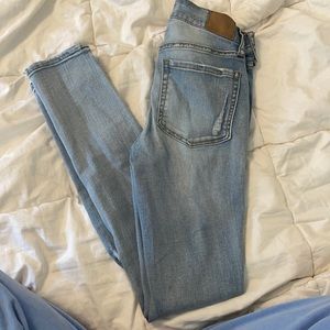 Aeropostale light wash ripped skinny jeans